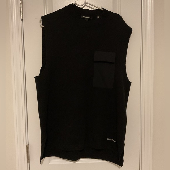 Karl Lagerfeld Sweaters - Karl lagerfeld sleeveless black sweater with pocket